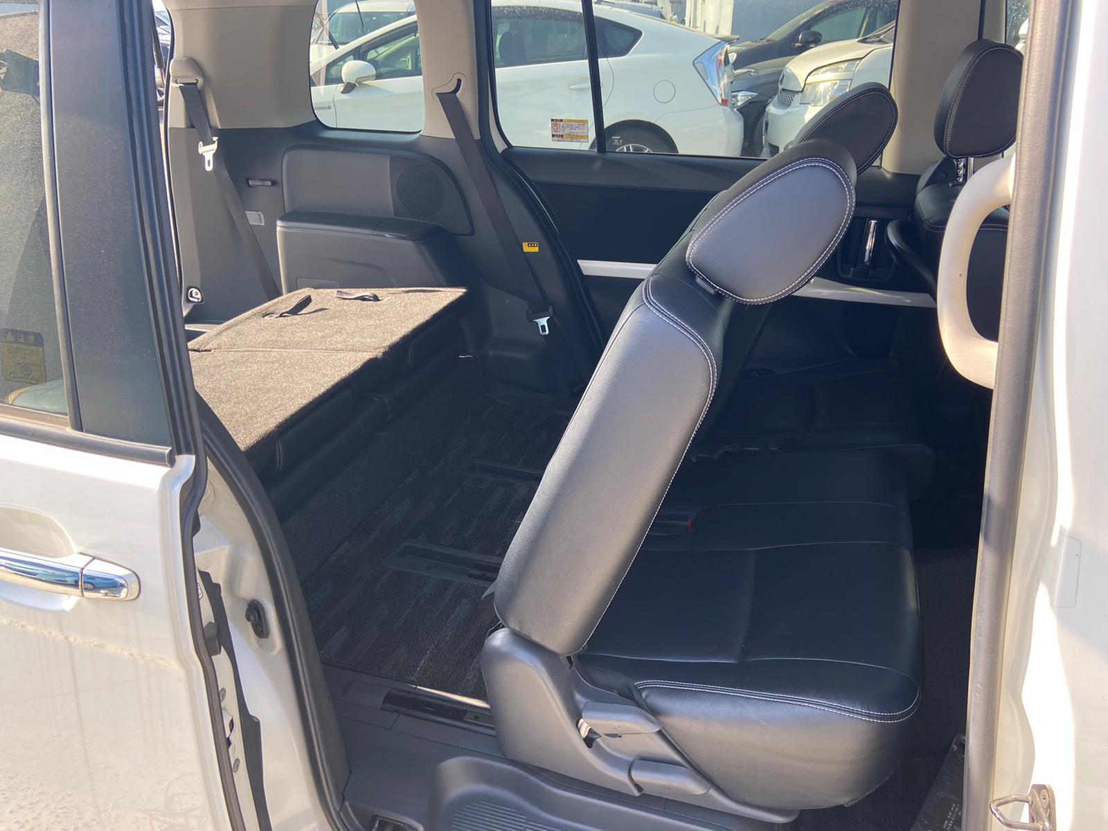 2012 Toyota ISIS